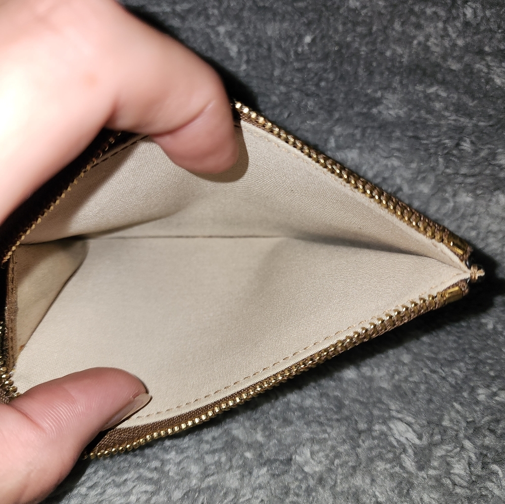 Chloé zip around card case EUC - Picture 4 of 7